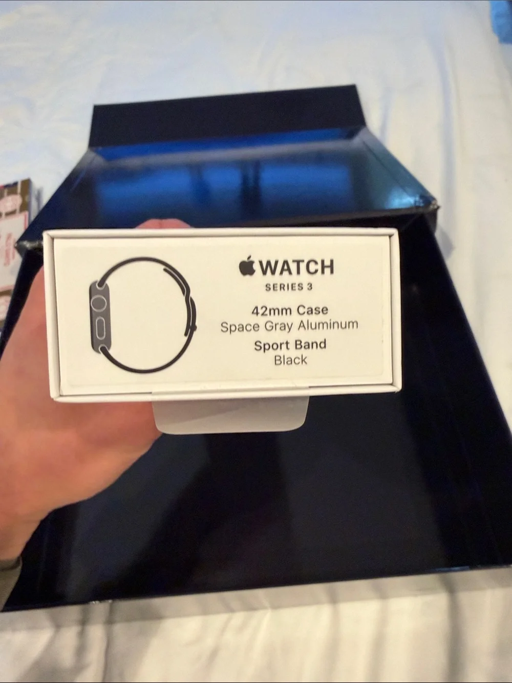 42 mm space Gray aluminum Apple Watch Series 3 Black Sport Band